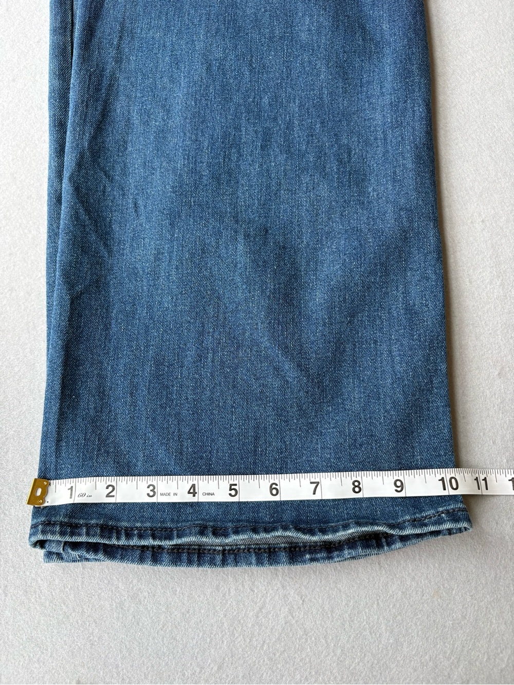 Old Navy High Rise Wow Wide-Leg New Moon Blue Medium Wash Jeans Sz 8 Comfy - Picture 8 of 8
